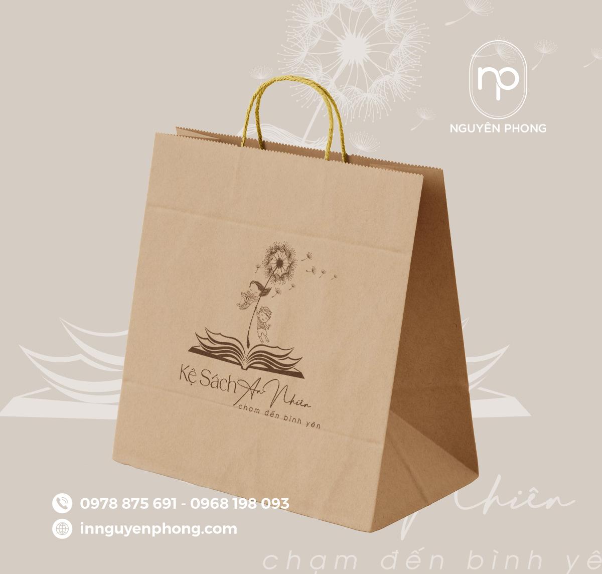 Mẫu túi giấy đựng sách đơn giản